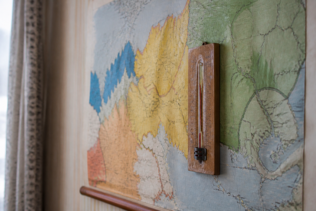 Calendrier regional avec thermometre indiquant zones climatiques differentes